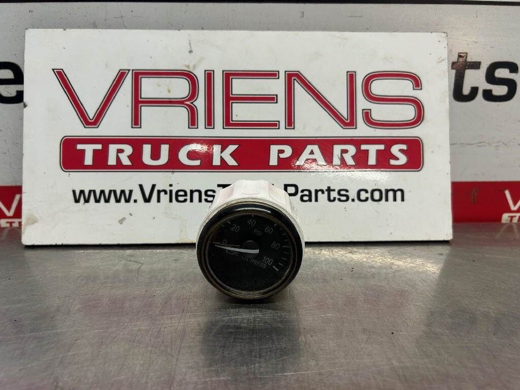 Peterbilt Oil Pressure Gauge, Part # Q43-6002-104B