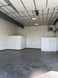 Warehouse/Shop space for lease