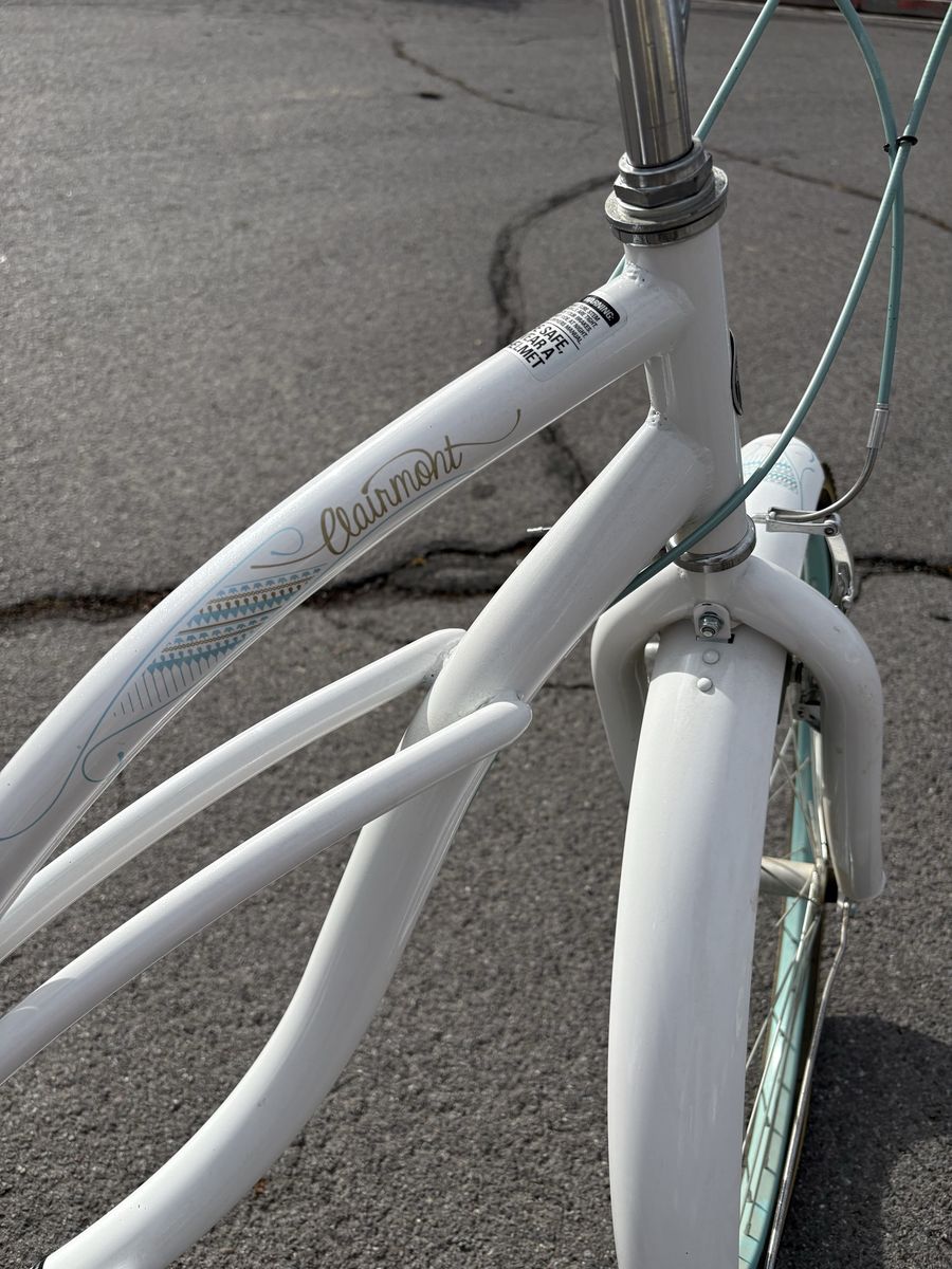 Schwinn Clairmont 7-Speed Cruiser Bike - White/Teal, Shimano Derailleur, Rear Rack