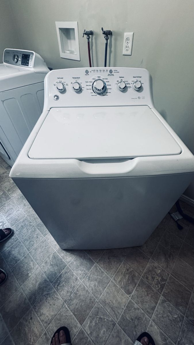 GE Top Load Washing Machine in White Used Good Condition