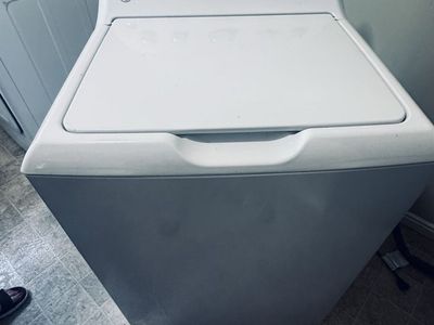GE Top Load Washing Machine in White Used Good Condition