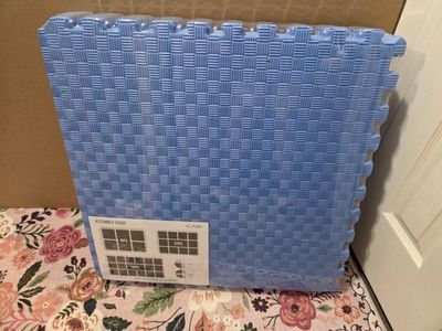 Exercise Mats 3/4 Inch Thick 24x24 Pieces Brand New