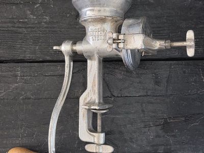 Vintage Landers, Frary & Clark Universal Food/Meat Grinder No. 1 - Hand Crank, Table Clamp