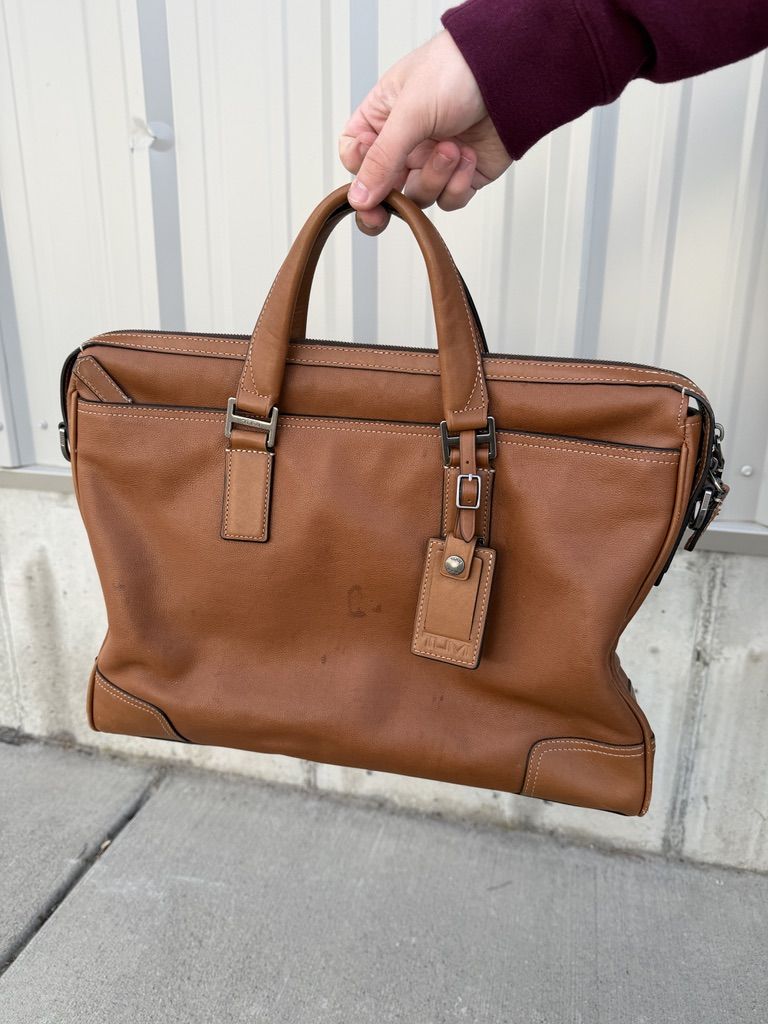 Tumi Briefcase - Luggage Overnight attache