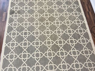 Safavieh Courtyard 8’ x 10’6” Indoor/Outdoor Area Rug – Gray/Ivory