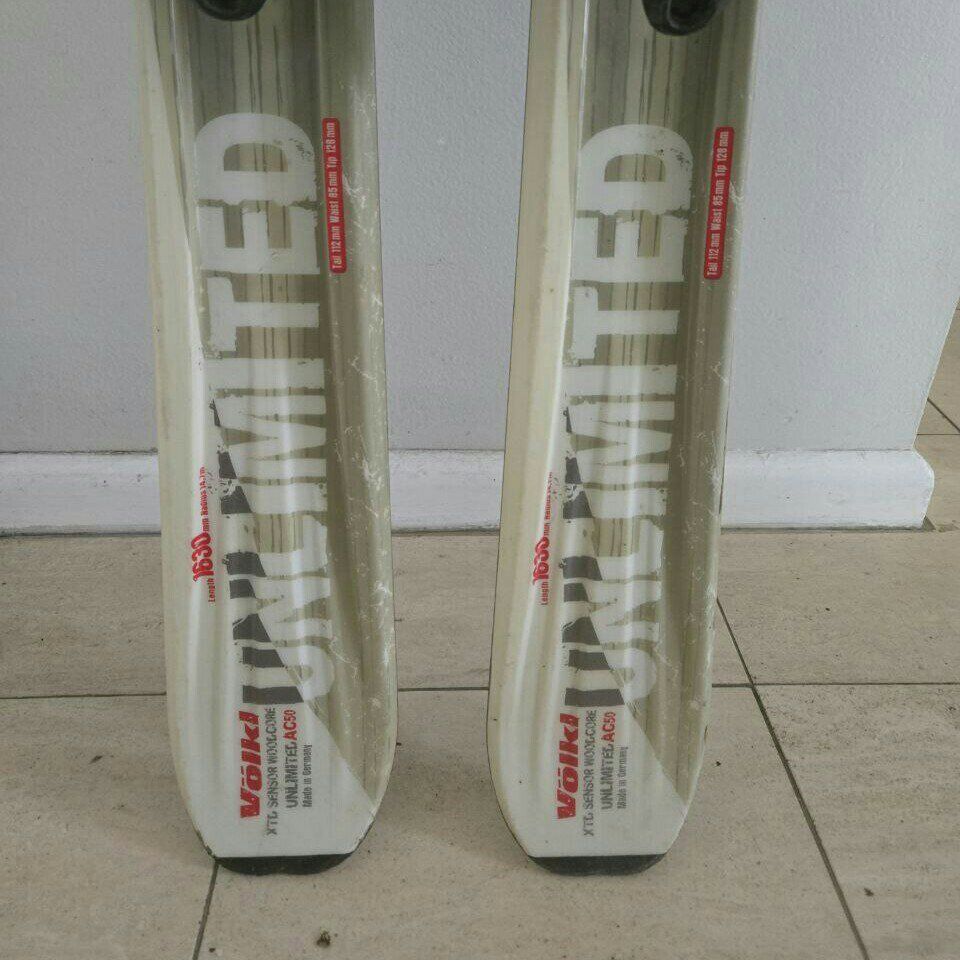 Mens Volkl 163 cm All Mtn Skis Adjustable Bindings