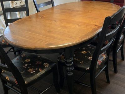 Table and 6 chairs dining set