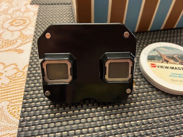 Vintage ViewMaster Sawyers Huge LOT Disney Peanuts Bible Story 7 Wonders Travel