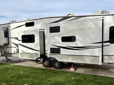 2021 Keystone Cougar 5th Wheel 36mbi