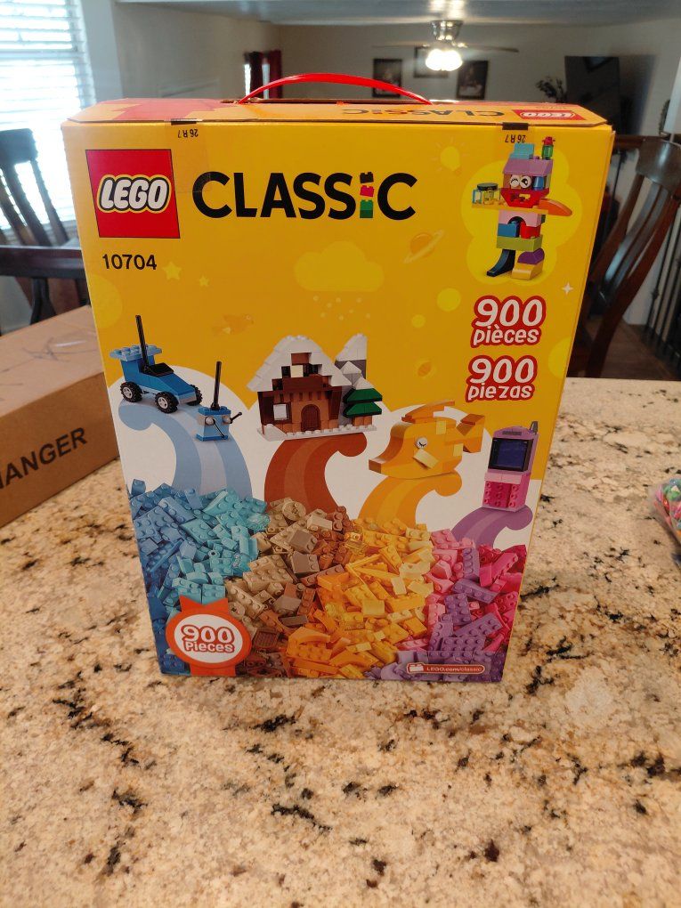 LEGO Classic Creative Box Set 10704 (900 Pieces)