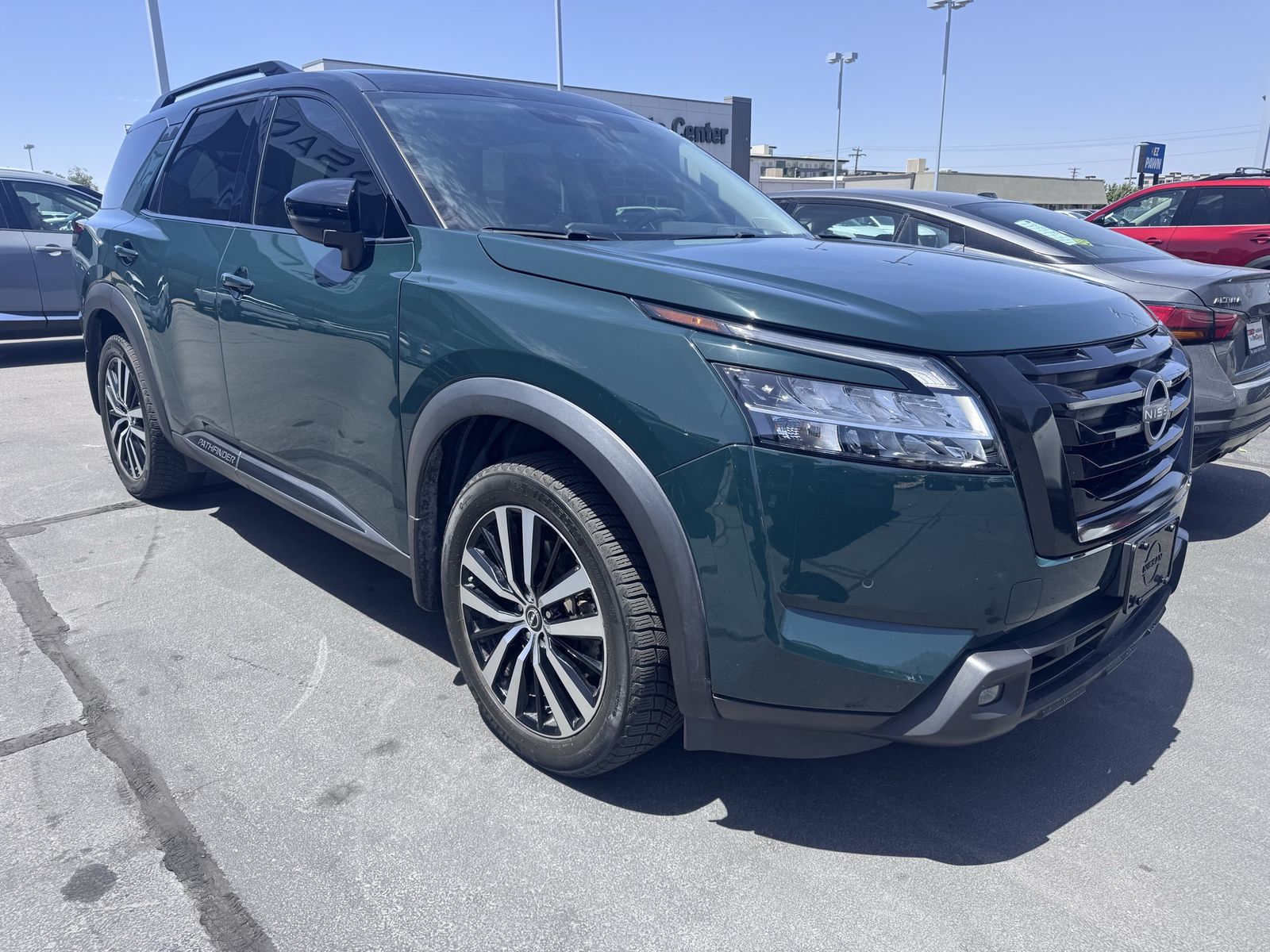 2023 Nissan Pathfinder Platinum