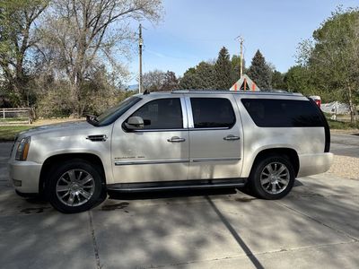 2011 CADILLAC ESCALADE ESV