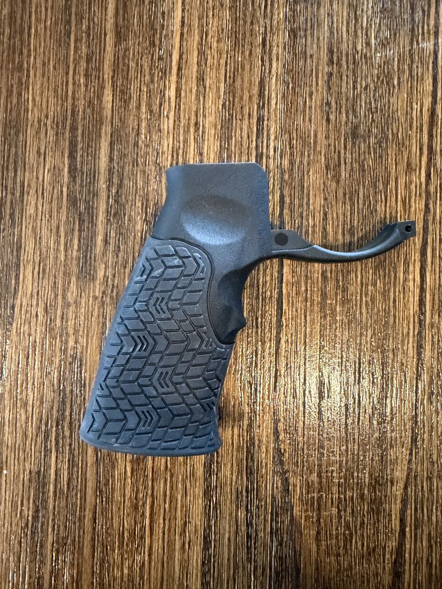 Daniel Defense Pistol Grip with Integrated Trigger Guard - Black