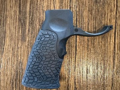 Daniel Defense Pistol Grip with Integrated Trigger Guard - Black