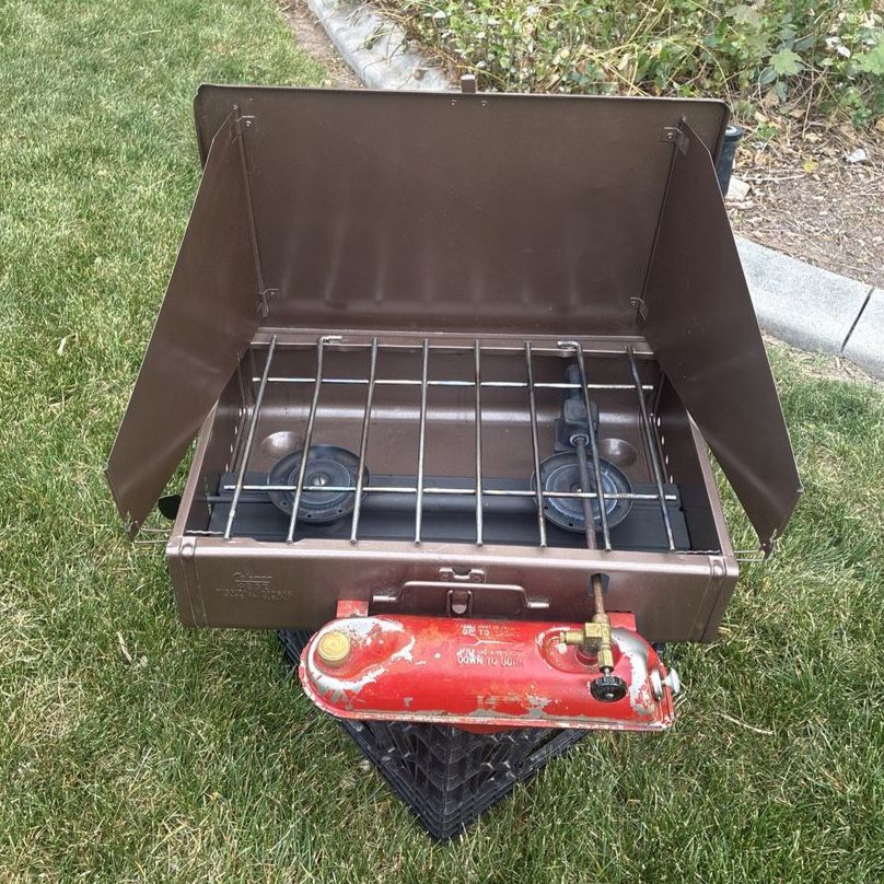 Coleman 425E 2 Burner Stove