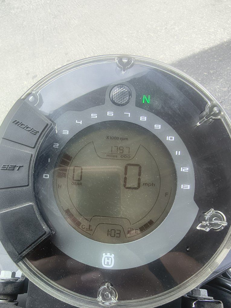 Main image 3