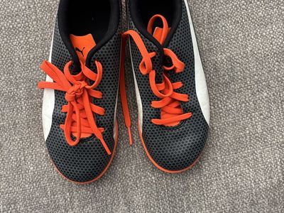 Size 2.5 Puma Black/Orange/White Indoor Soccer Shoes Kids' Girl Size (See Description)