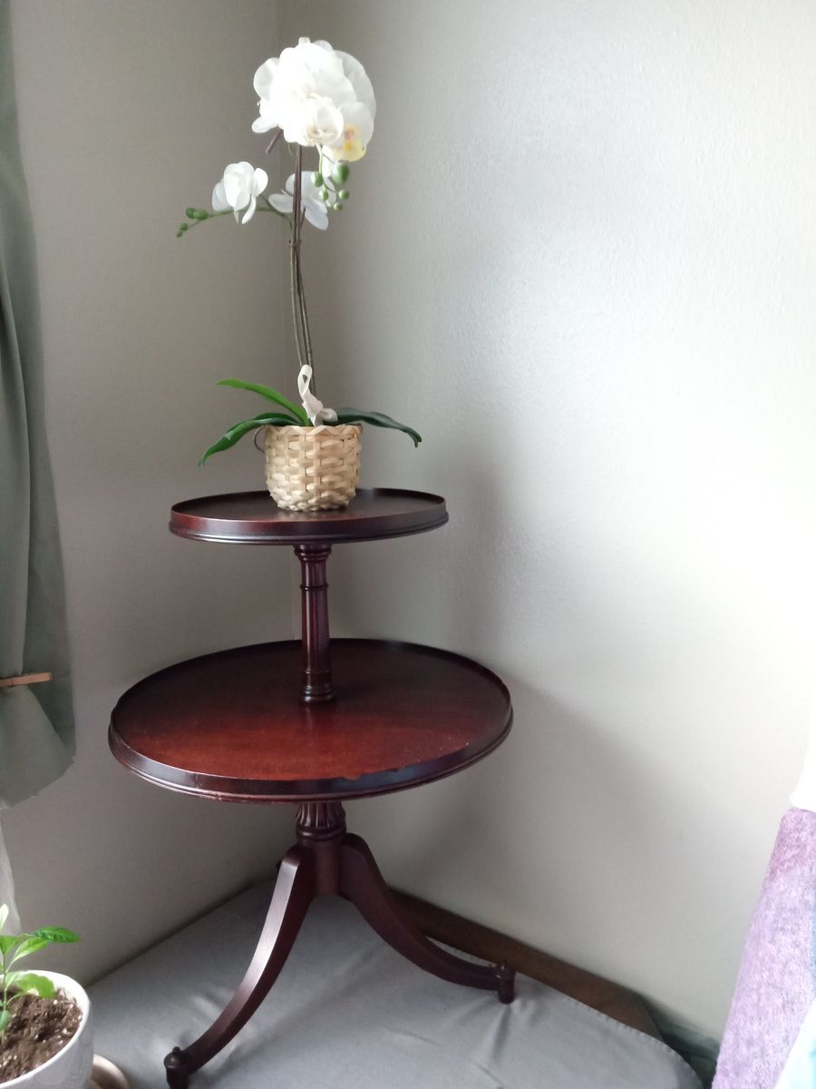 Antique mohogany regency plant stand end table Wood two tiered table dumbwaiter cupcake table