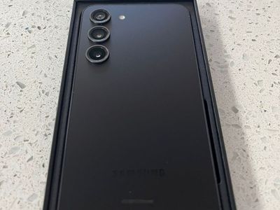 Samsung Galaxy S23 5G - 128GB - Unlocked