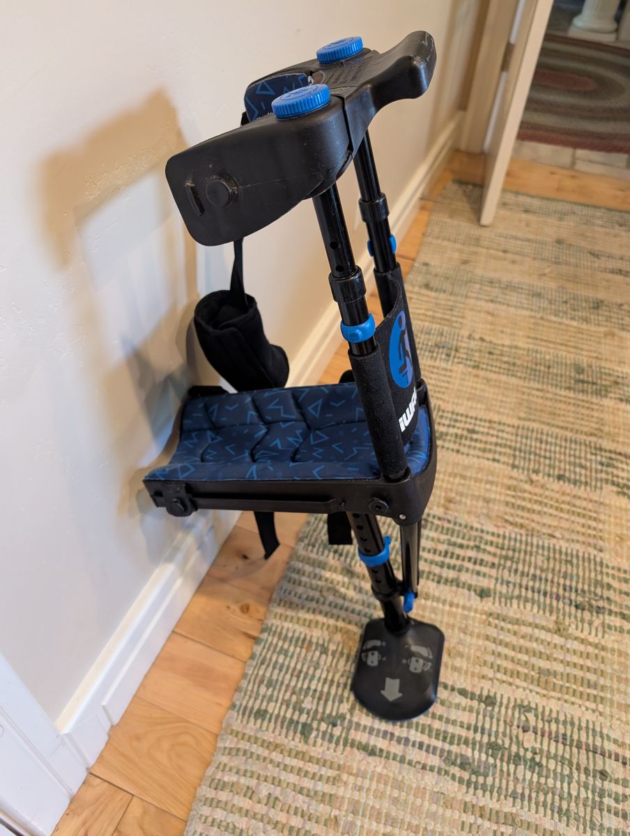 iWALK 3.0 Crutch-Free Knee Crutch, Hands-Free Mobility Device, Black/Blue, Adult Adjustable