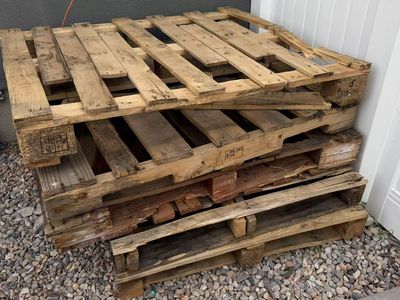 Wooden Shipping Pallets