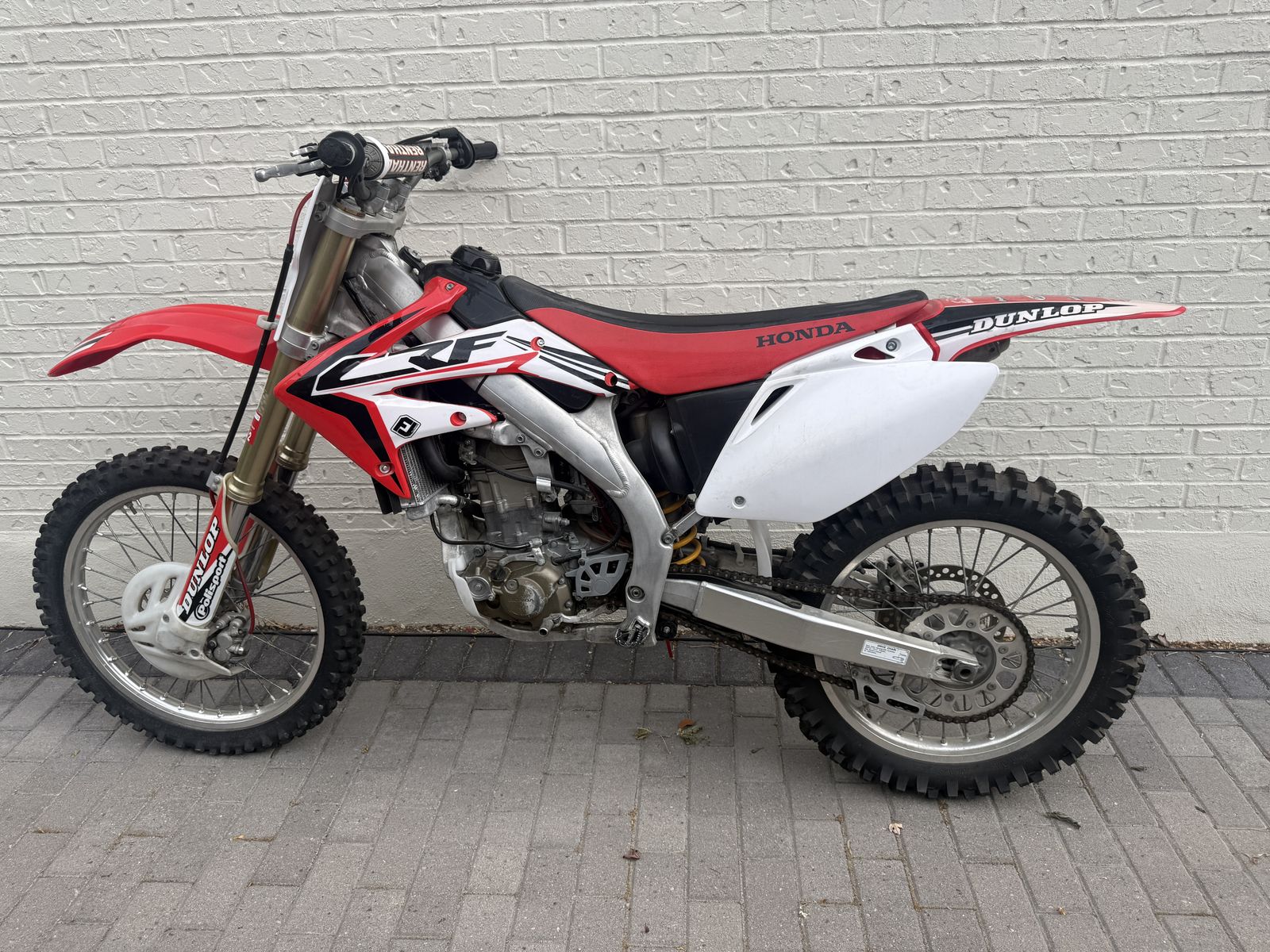 2006 Honda CRF 450R Dirt Bike