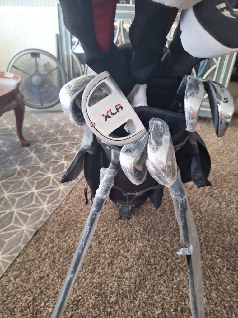 Walter Hagen XLR Golf Club Set with Stand Bag and Covers