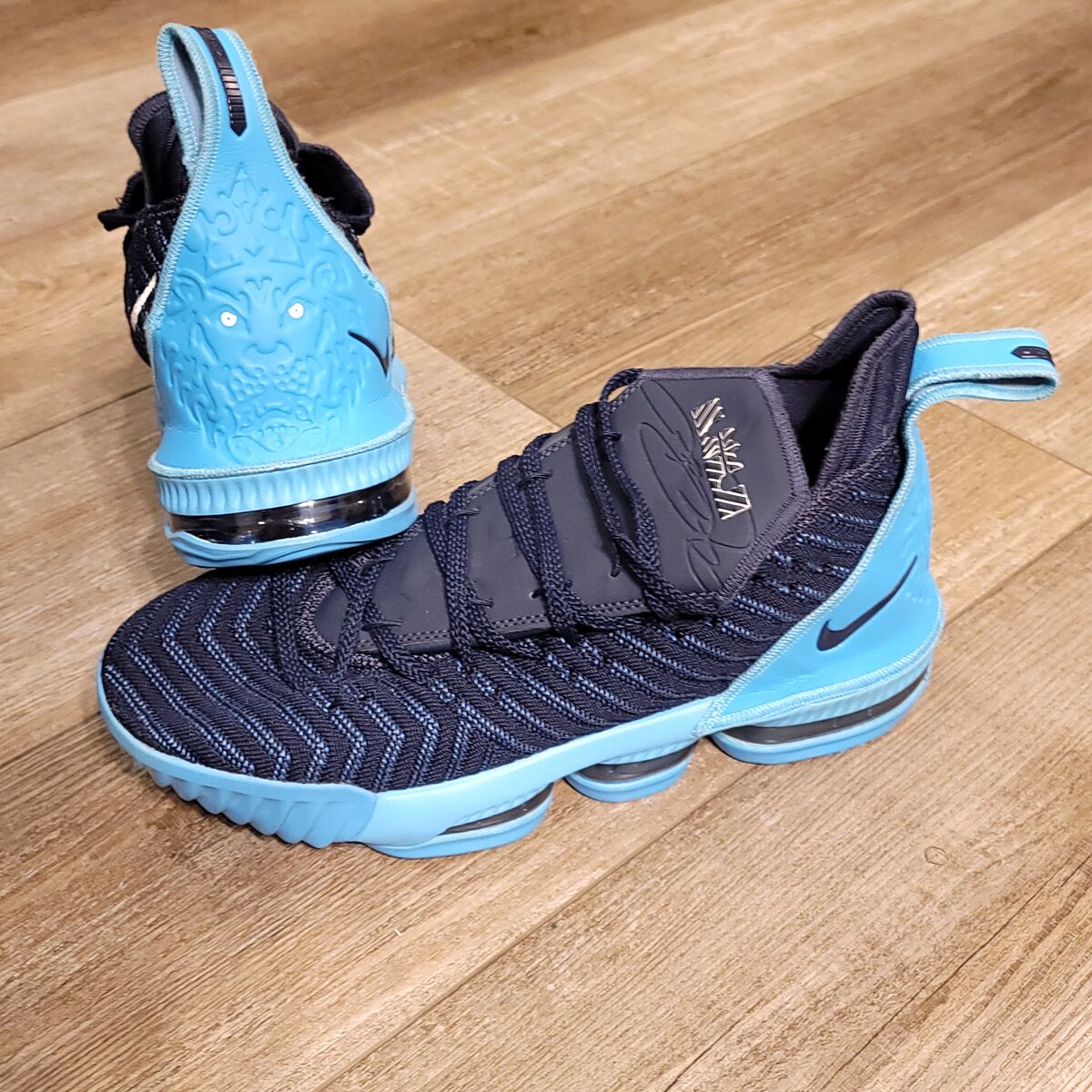 Nike Lebron XVI 16 Shoes Men’s Size 8.5 Blue A02588-459 King James EYES Sneakers