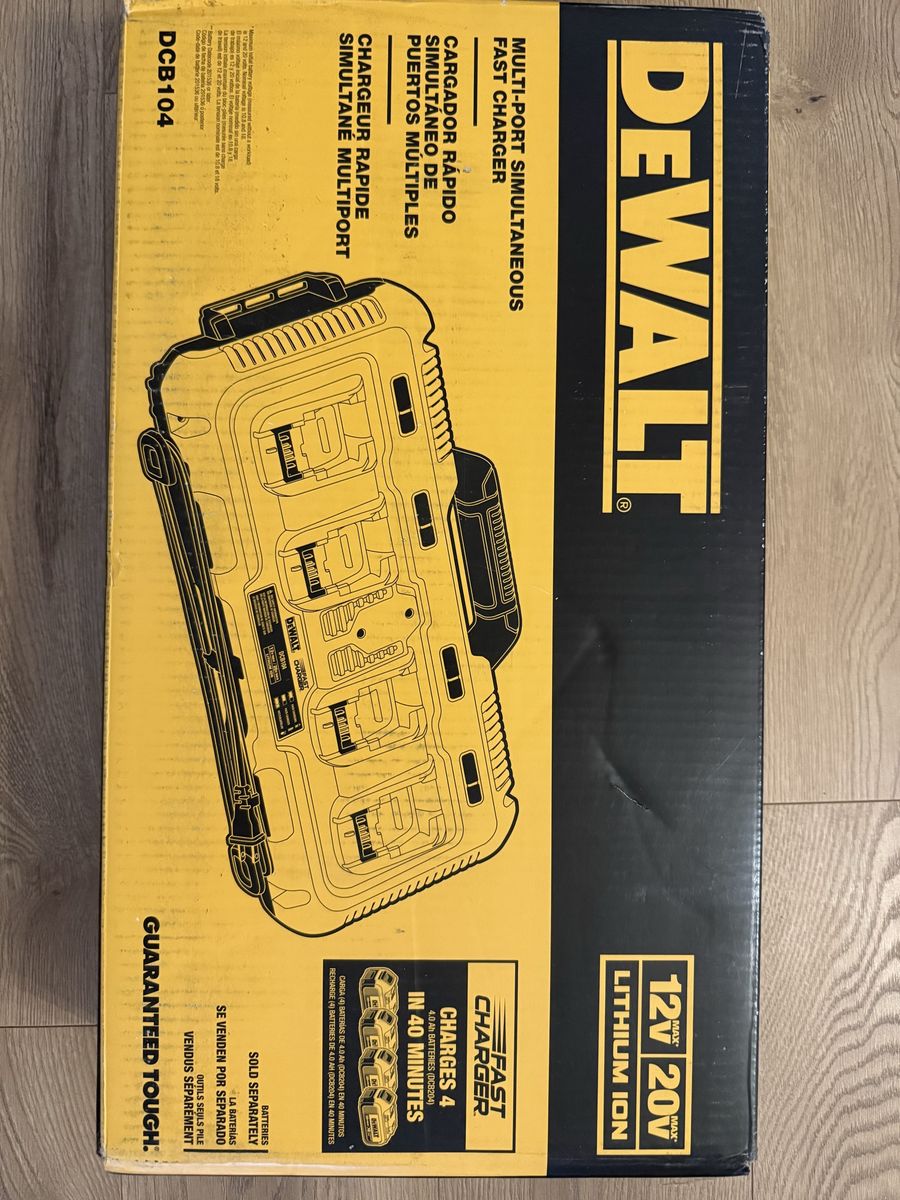 Dewalt DCB104 12V/20V Max 4-Port Multi-Port Simultaneous Fast Charger New in Box