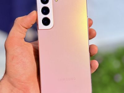 Samsung Galaxy S22, 128 GB - Unlocked