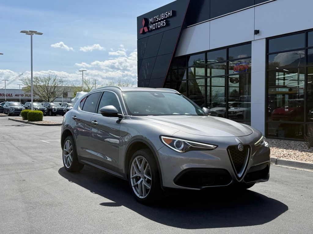 2018 Alfa Romeo Stelvio Base