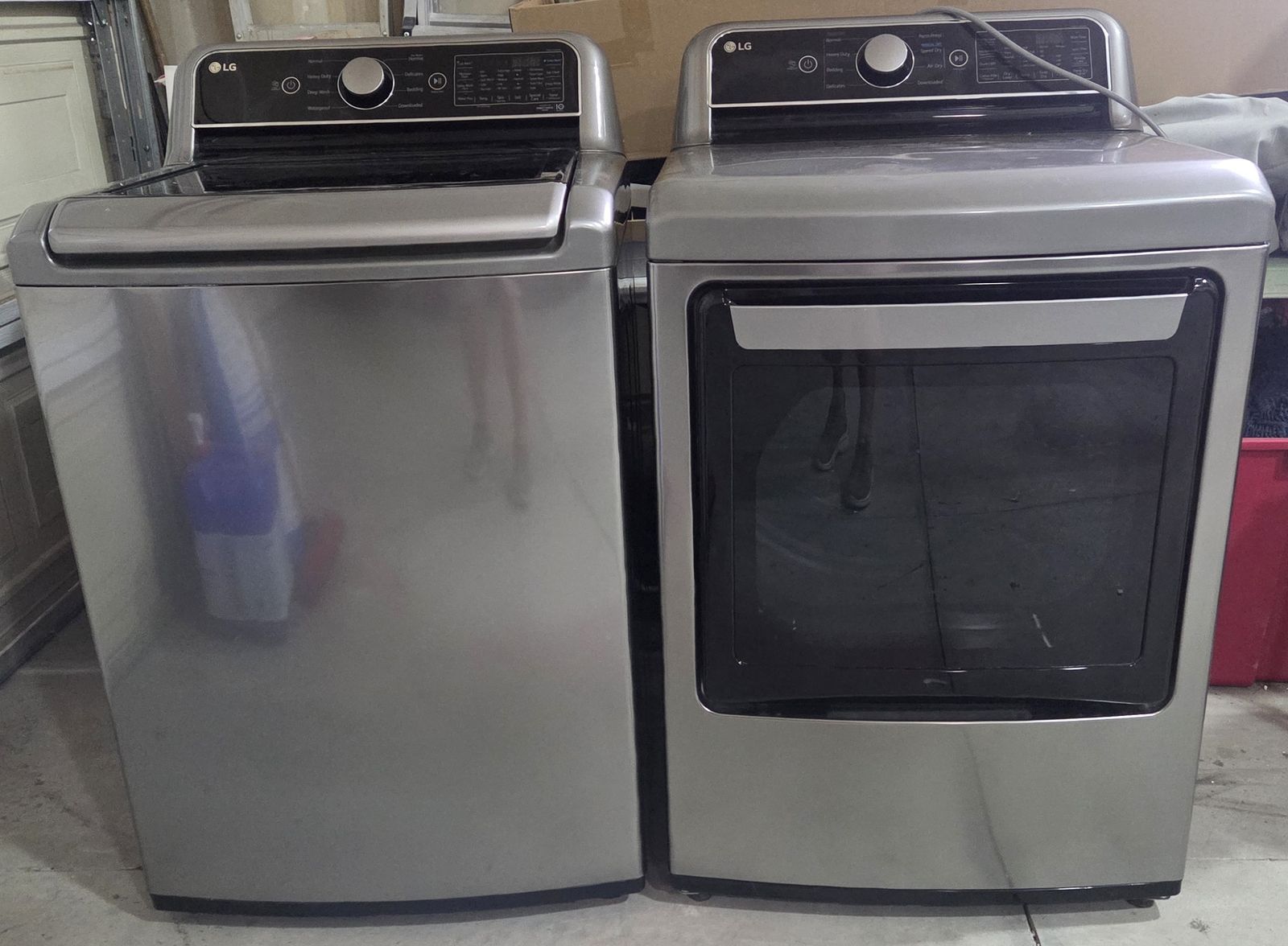 LG Top Load Washer and Gas Dryer – Graphite Steel color