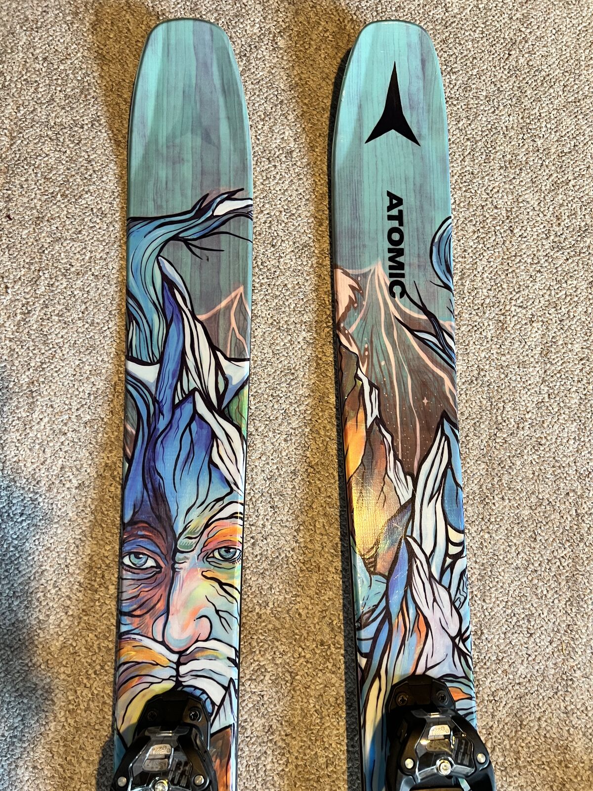 Atomic Bent Chetler 120 Freestyle Skis with Bindings & Poles