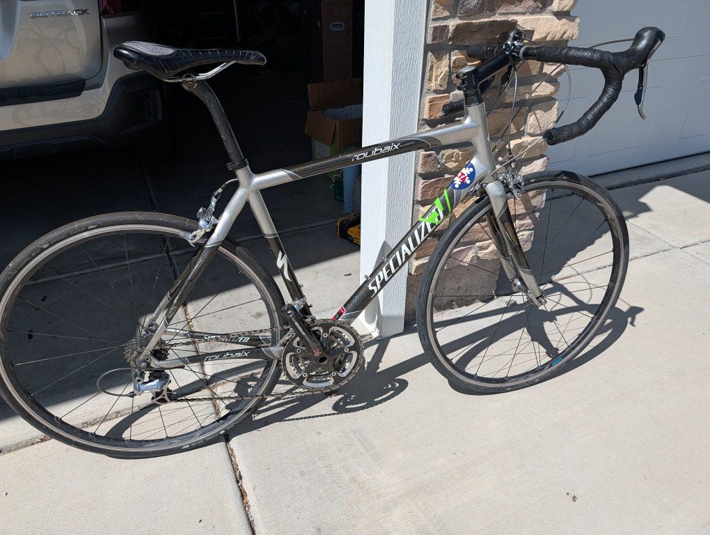 56 cm Specialized Roubaix Expert Road *price drop*