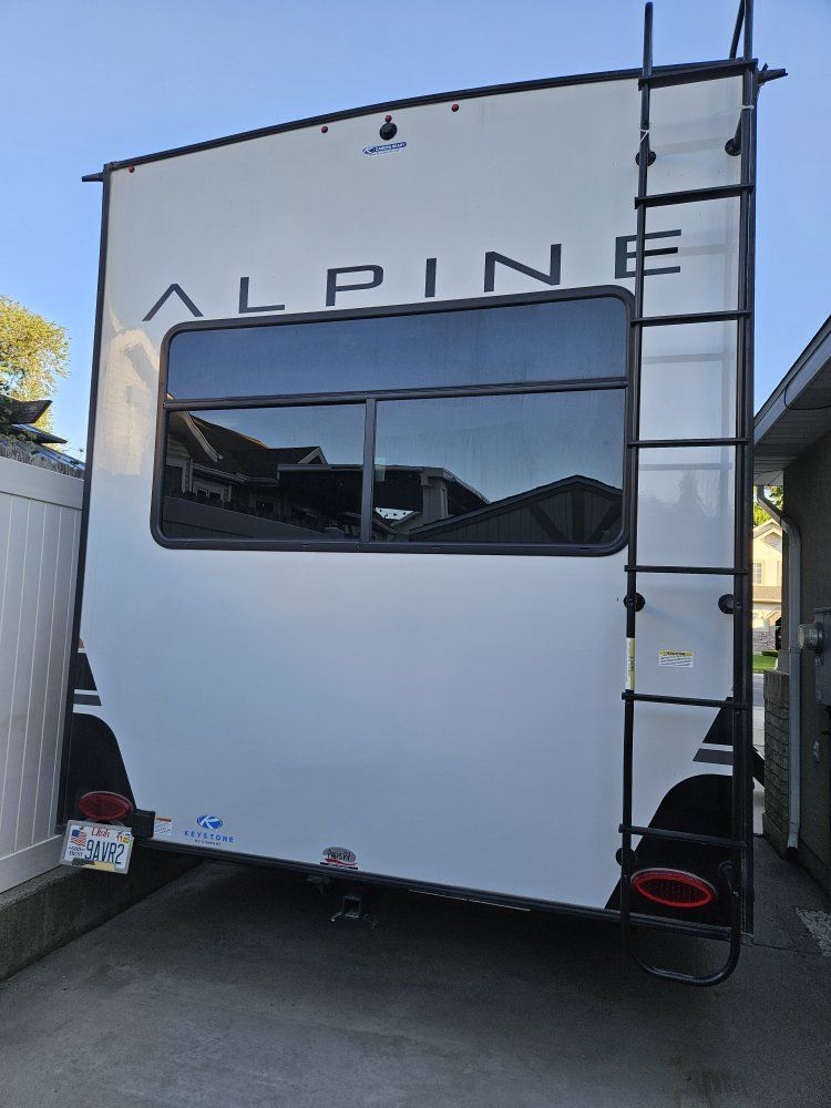 Main image 4