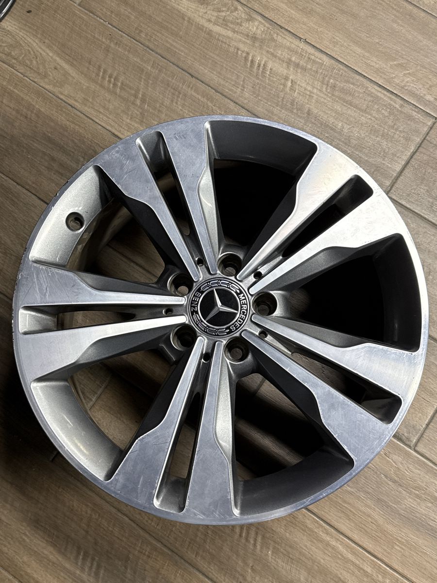 Single 18" OEM Mercedes-Benz Wheel - Genuine Factory Replacement (18x7.5 ET52)