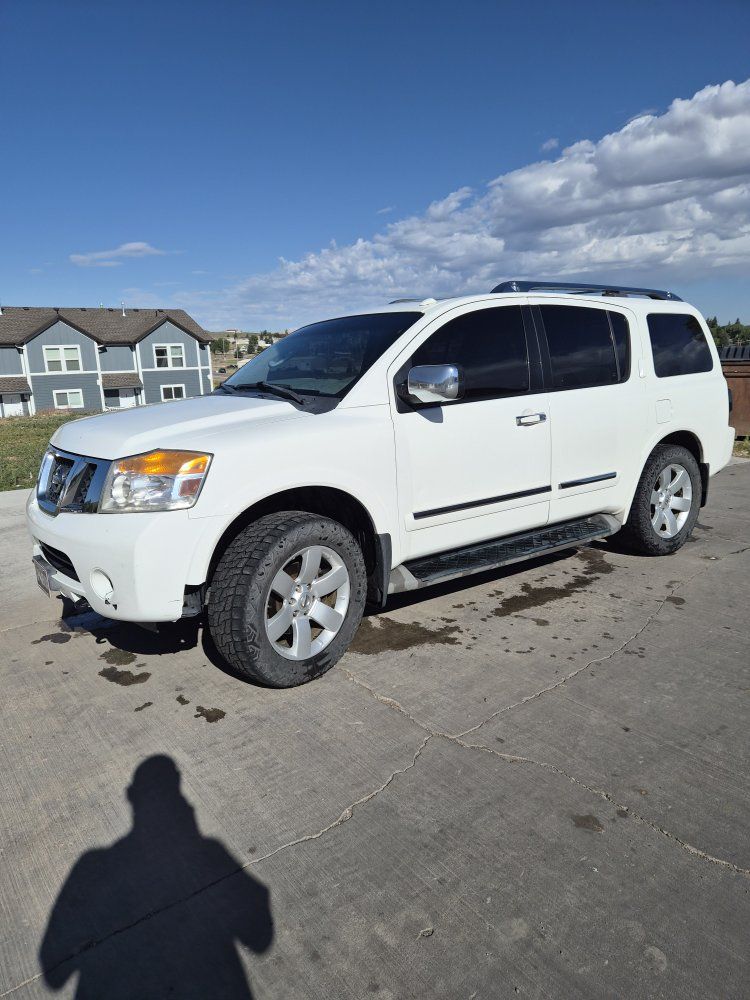 2010 nissan armada