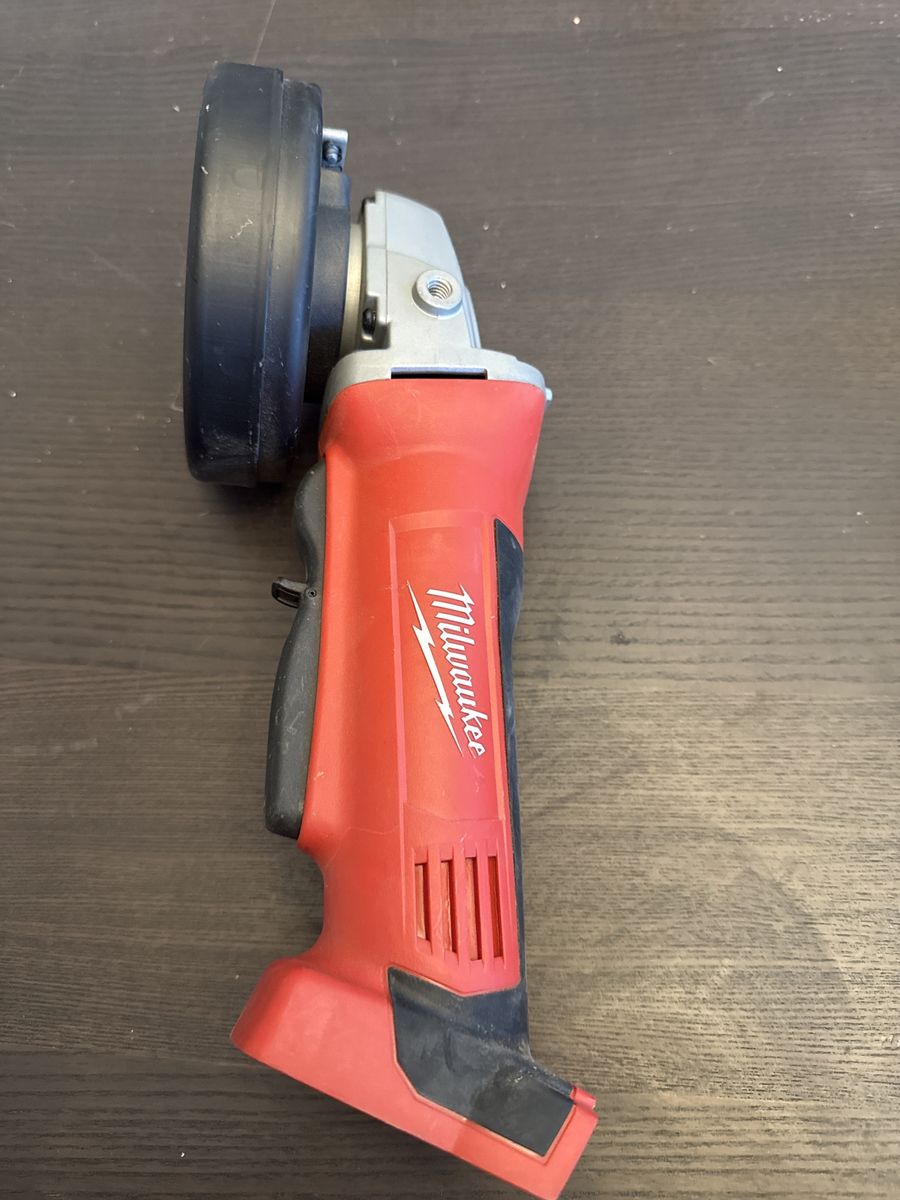 Milwaukee M18 FUEL 4-1/2" / 5" Grinder Paddle Switch No-Lock (Tool Only)