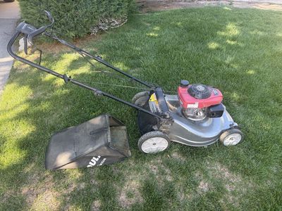Poulan Pro Honda GCV 160 Gas Powered Push Lawn Mower w/ Bag