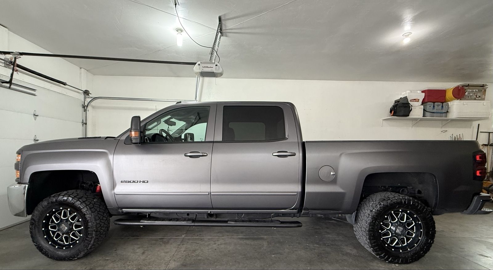 2016 Chevrolet Silverado 2500HD Diesel 4x4 Crew Cab Truck