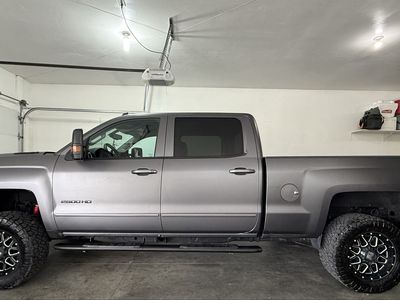 2016 Chevrolet Silverado 2500HD Diesel 4x4 Crew Cab Truck