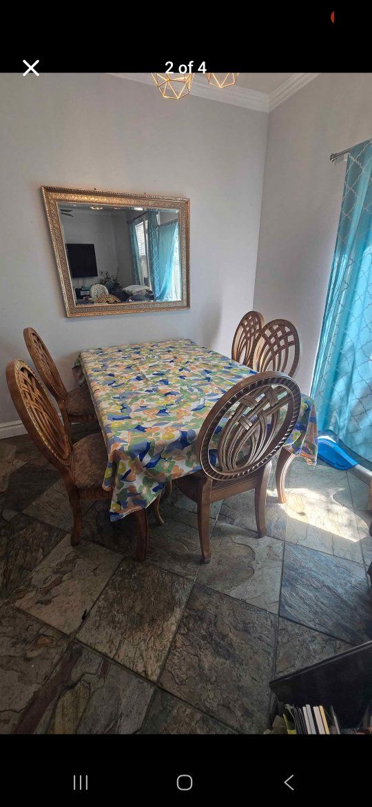 Table with 5 chairs