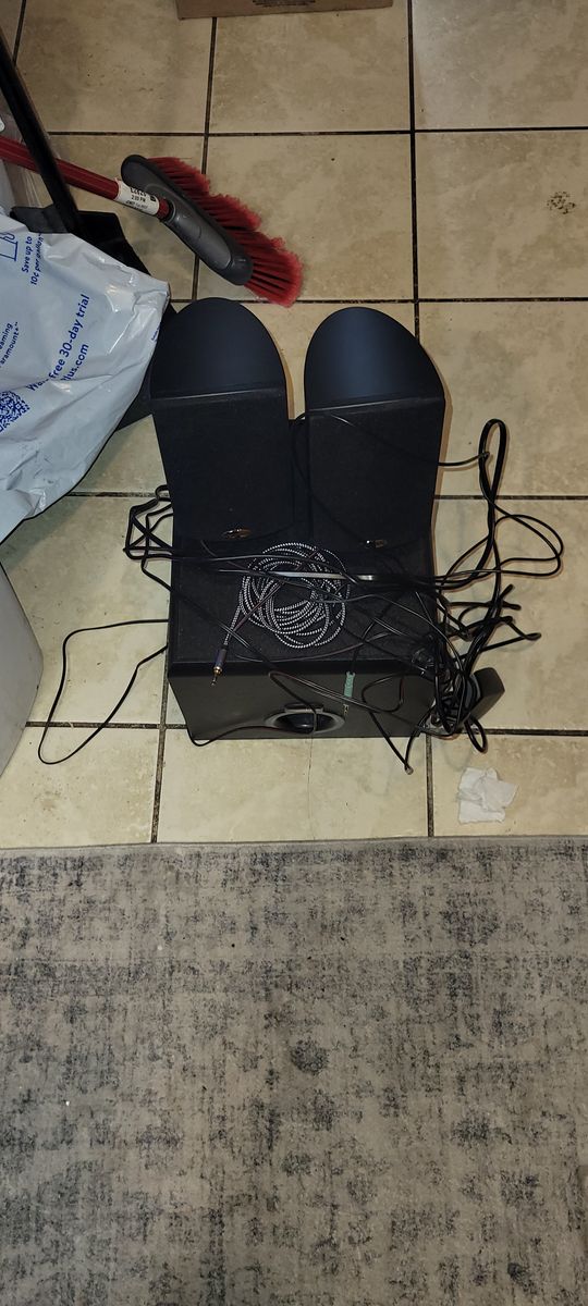 Klipsch ProMedia 2.1 Computer Speaker System with Subwoofer
