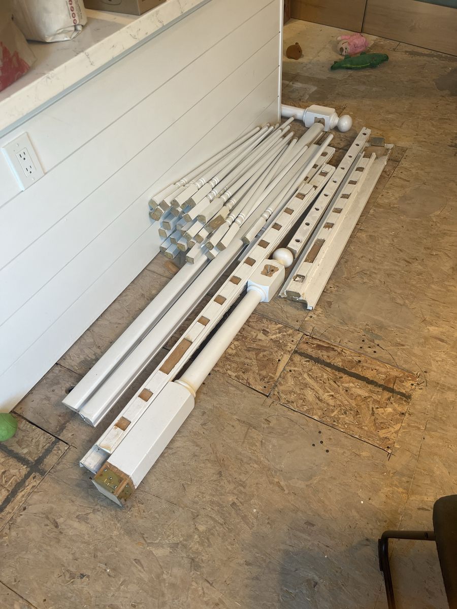 Indoor banister/railing parts (free)