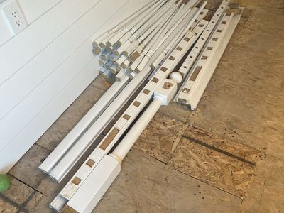 Indoor banister/railing parts (free)
