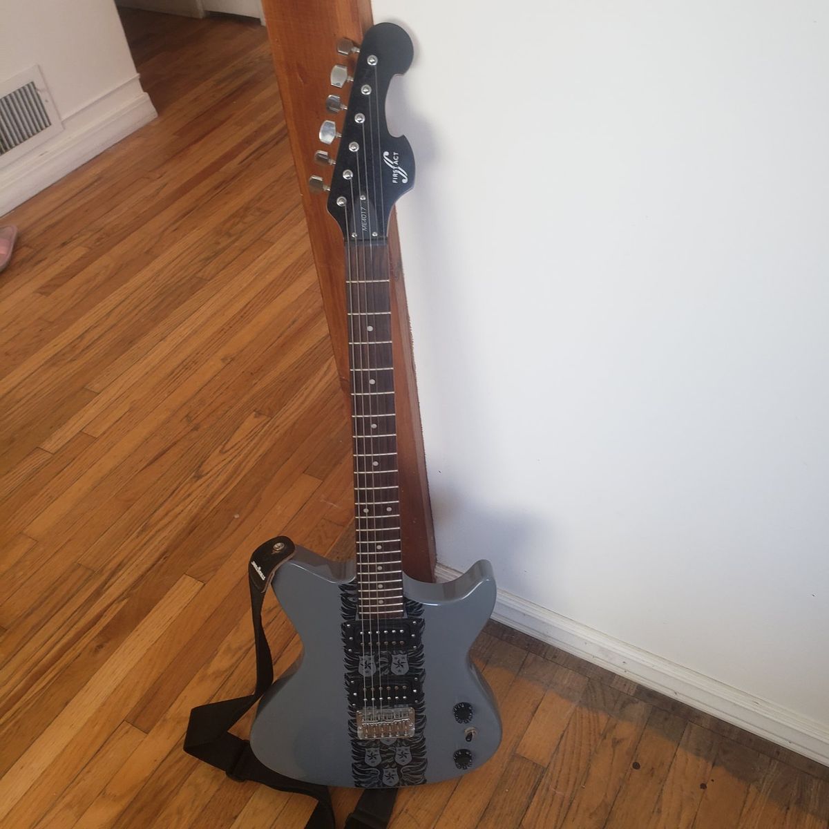 First Act ME4017 Electric Guitar Gray with Strap