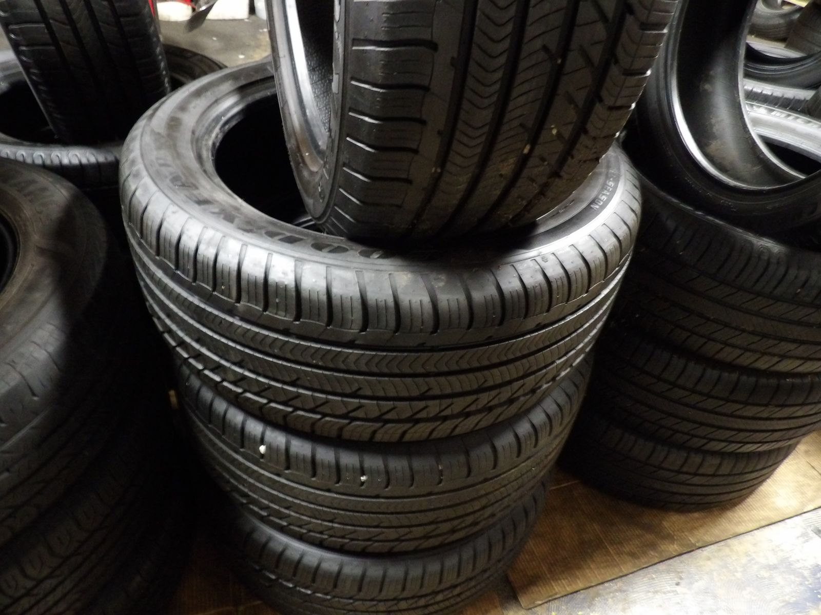 285/45R20 GOODYEAR EAGLE SPORT RUN FLAT SET OF OF USED TIRES 