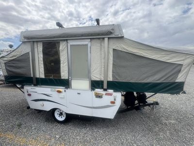 Like New 2010 FLeetwood Sedona Popup
