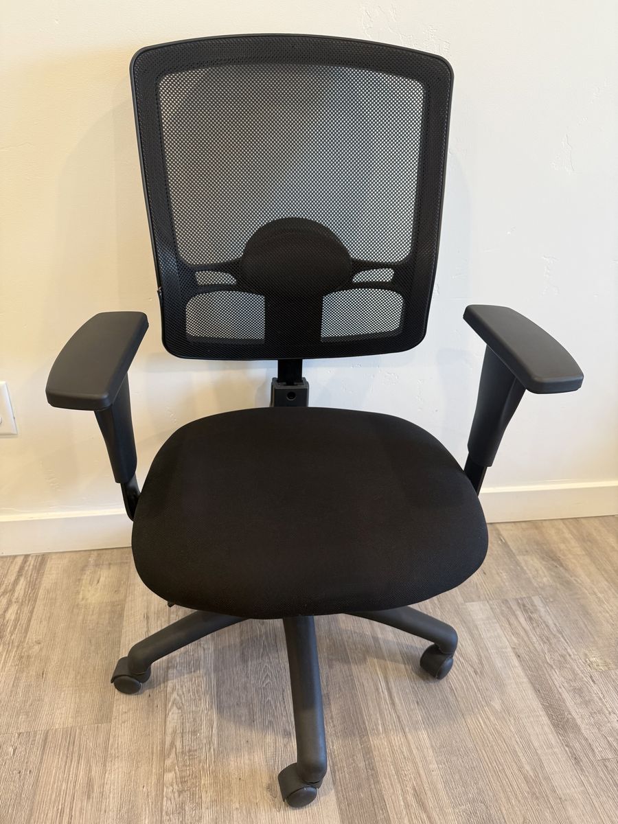 Ergonomic office chair