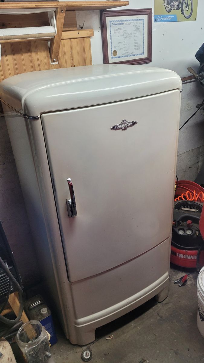 Frigidaire 1940s
